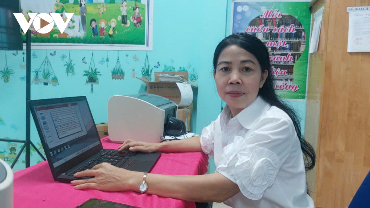 nhà giáo hơn 30 năm gắn bó với học sinh dân tộc thiểu số vùng biên giới biển hình ảnh 3 nha giao hon 30 nam gan bo voi hoc sinh dan toc thieu so vung bien gioi bien hinh anh 3