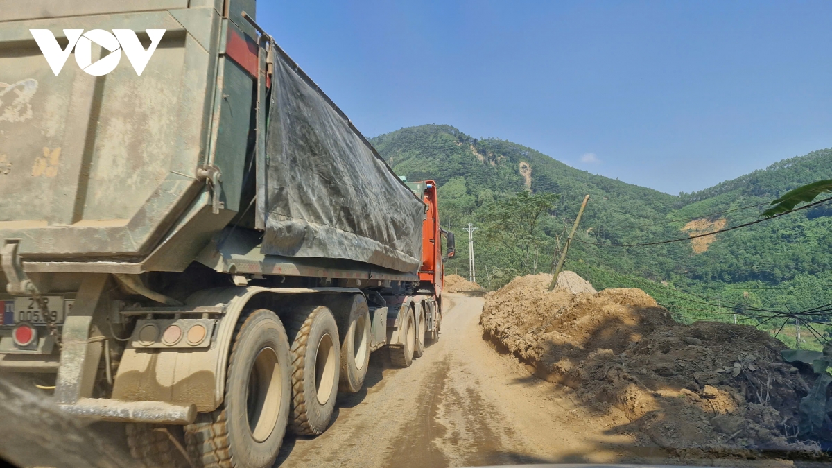 quốc lộ 70 vẫn ngổn ngang sau bão số 3 hình ảnh 3 quoc lo 70 van ngon ngang sau bao so 3 hinh anh 3