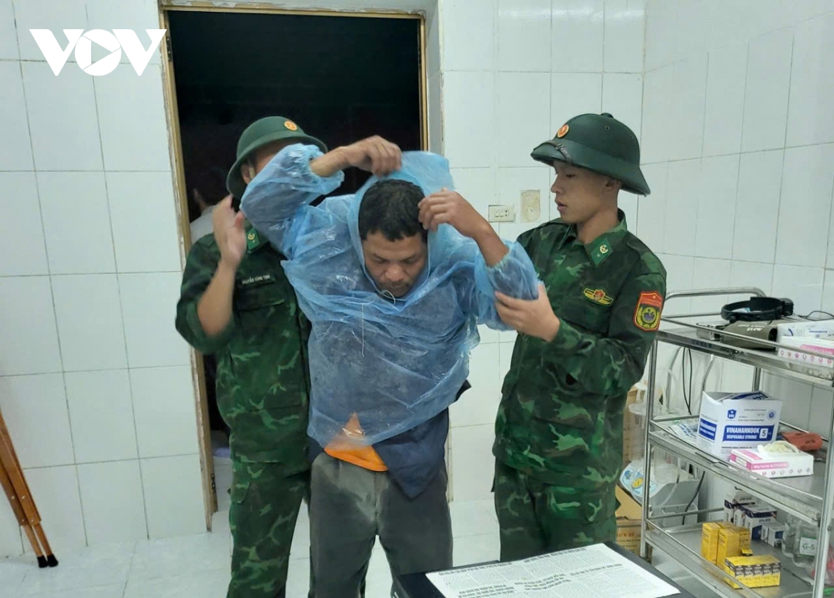 thua thien hue mua lon gay ngap lut, sat lo nui hinh anh 4