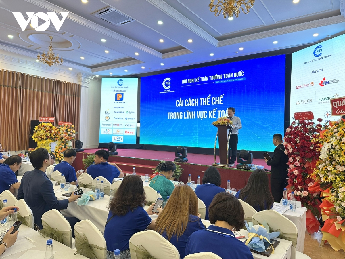 hơn 500 kế toán trưởng toàn quốc tề tựu ở cần thơ chia sẻ chuyển đổi số hình ảnh 2 hon 500 ke toan truong toan quoc te tuu o can tho chia se chuyen doi so hinh anh 2