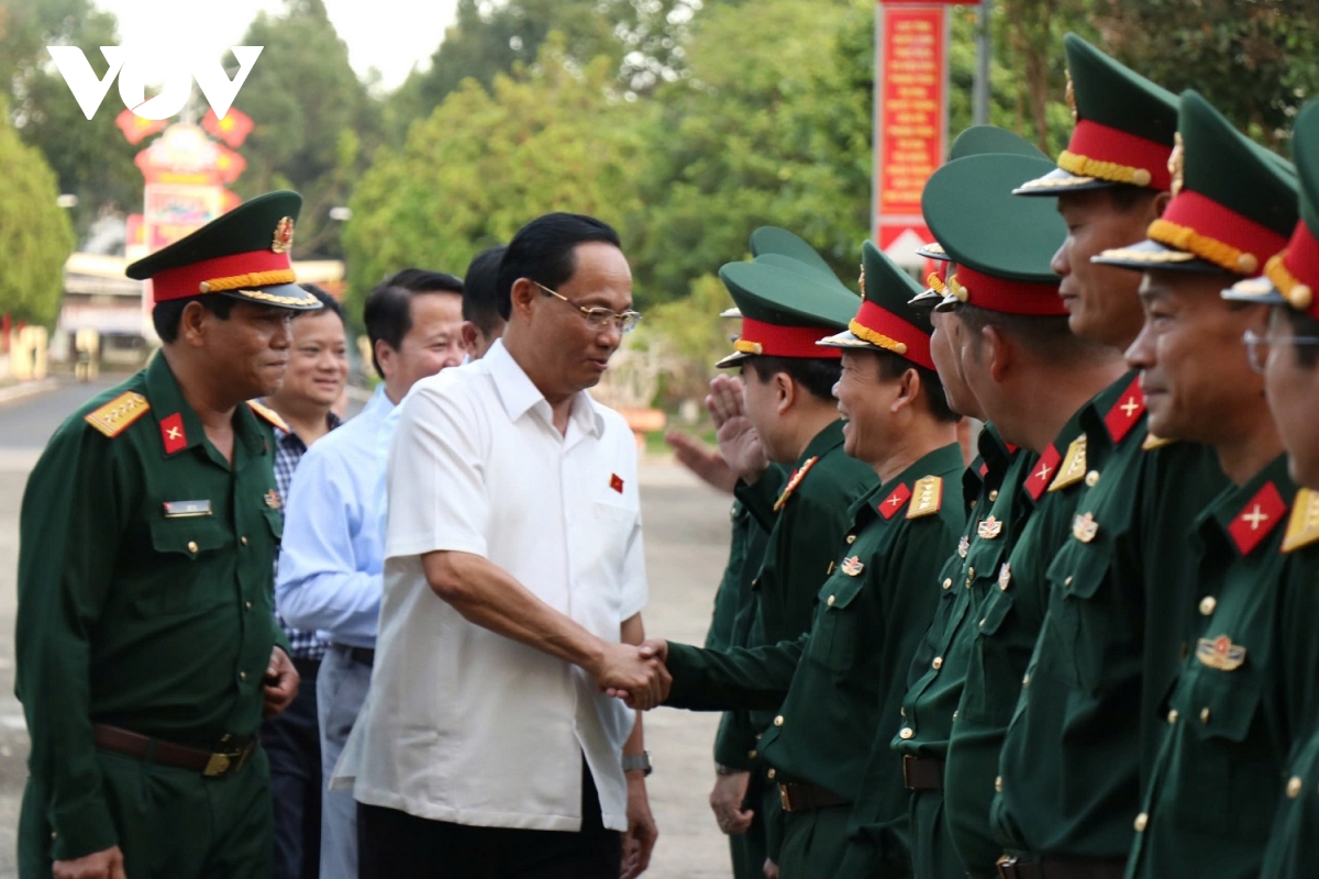 Phó Chủ tịch Quốc hội Trần Quang Phương làm việc tại Đắk Lắk