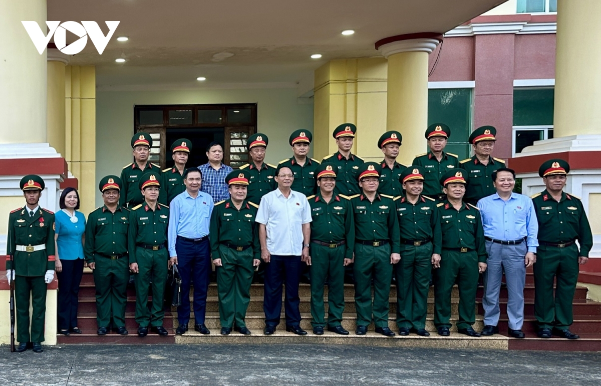 phó chủ tịch quốc hội trần quang phương làm việc tại Đắk lắk hình ảnh 3 pho chu tich quoc hoi tran quang phuong lam viec tai Dak lak hinh anh 3