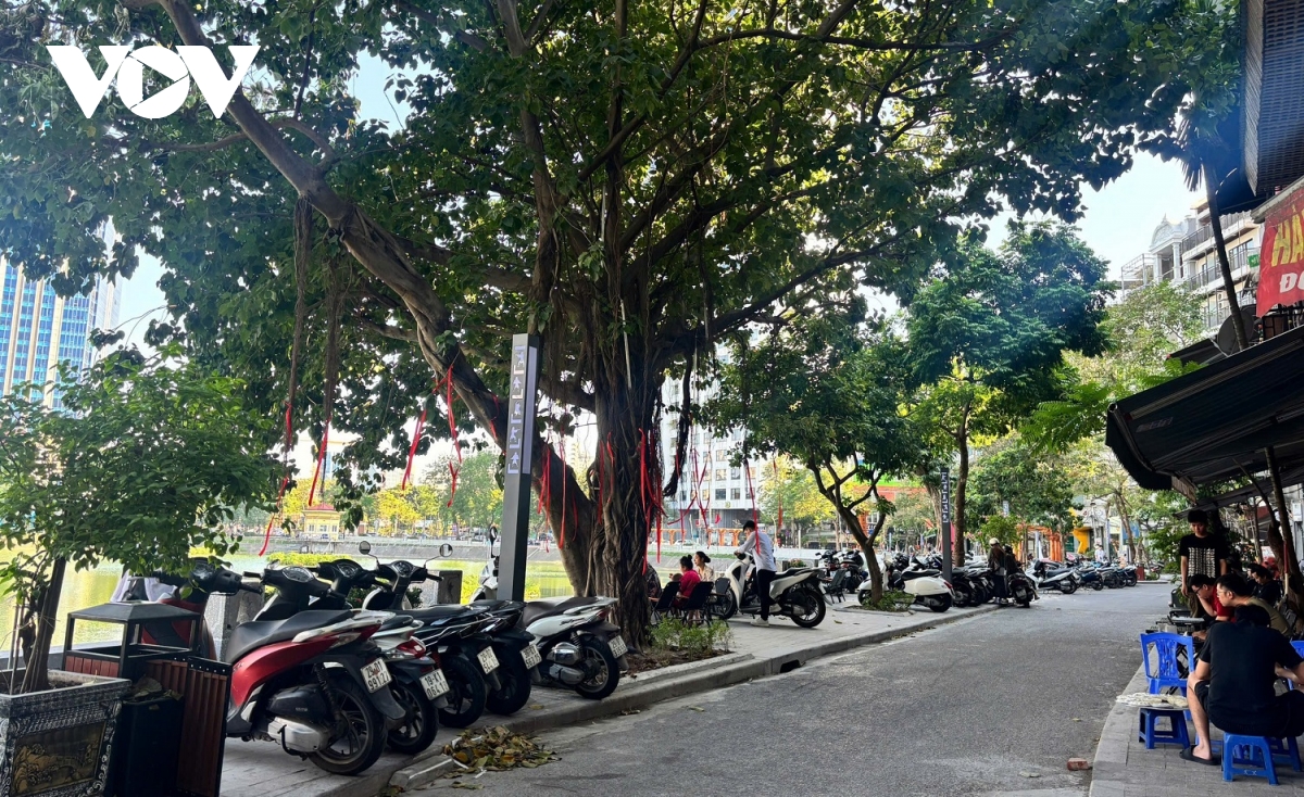 phố đi bộ được đầu tư gần 30 tỷ đồng ở hà nội chỉ là nơi bán trà đá vỉa hè hình ảnh 10 pho di bo duoc dau tu gan 30 ty dong o ha noi chi la noi ban tra da via he hinh anh 10