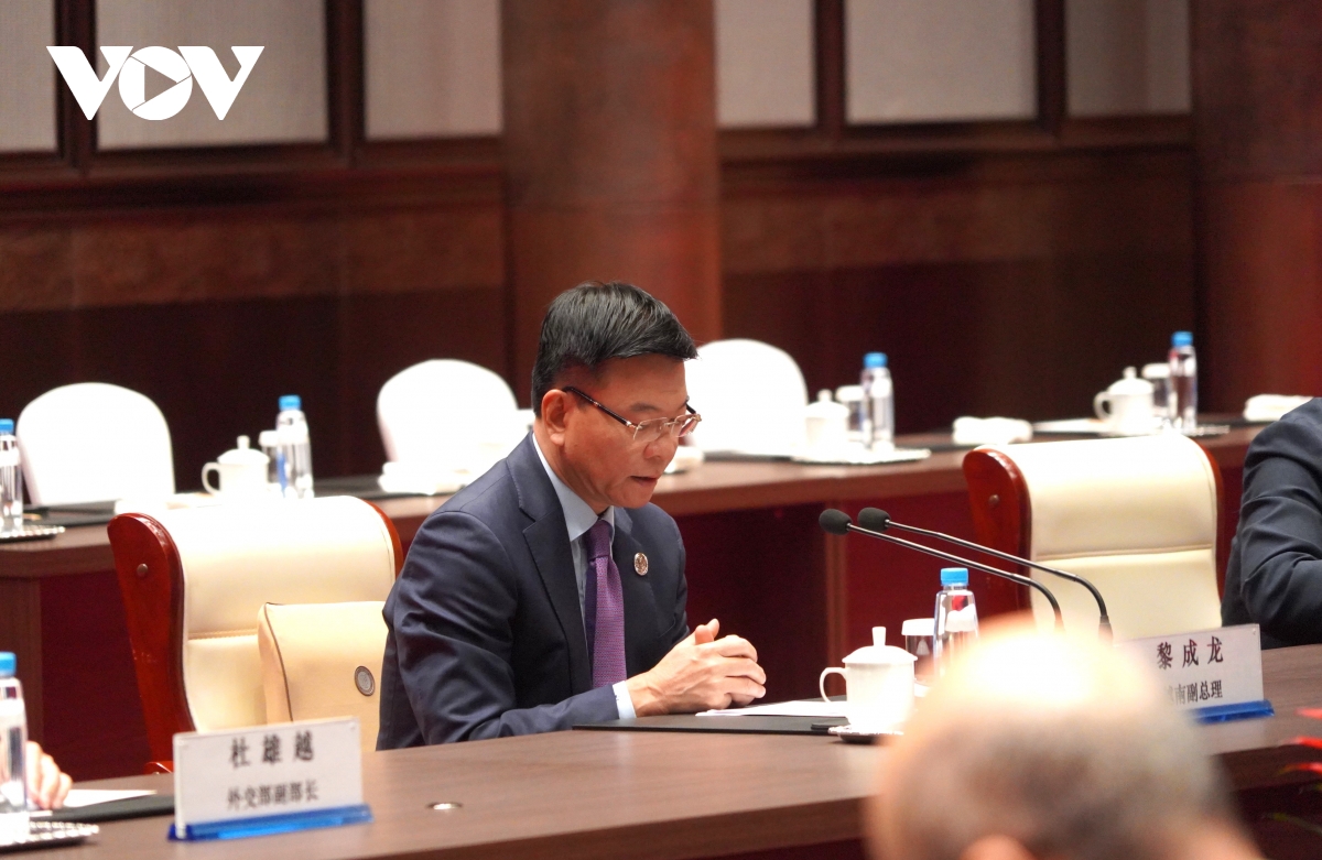 phó thủ tướng lê thành long hội đàm với phó thủ tướng trung quốc Đinh tiết tường hình ảnh 2 pho thu tuong le thanh long hoi dam voi pho thu tuong trung quoc Dinh tiet tuong hinh anh 2