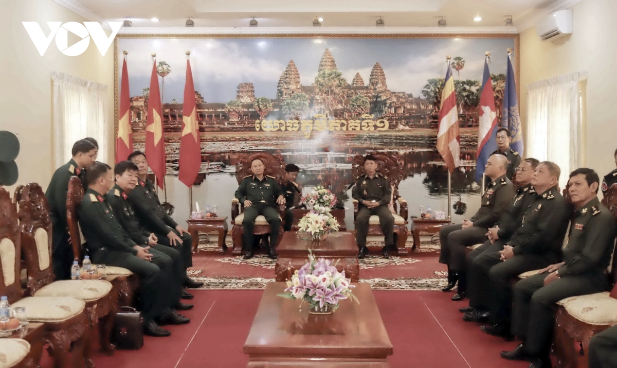 quan khu 5 tham quan khu 1 va quan khu 4, quan doi hoang gia campuchia hinh anh 1