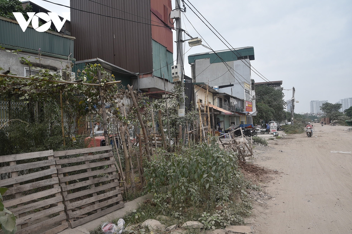 ha noi Doan vanh dai 2,5 Dam hong dung thi cong bi bien thanh noi do phe thai hinh anh 5