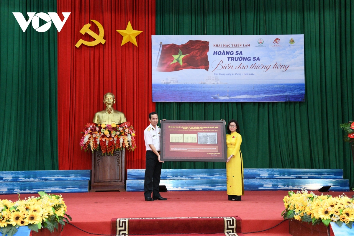 triển lãm hoàng sa, trường sa biển, đảo thiêng liêng tại kiên giang hình ảnh 4 trien lam hoang sa, truong sa bien, dao thieng lieng tai kien giang hinh anh 4