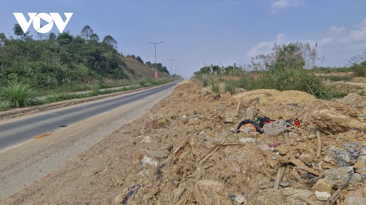 nhieu vi tri duong o yen bai bi thao tam day, lap ranh doc trai phep hinh anh 13