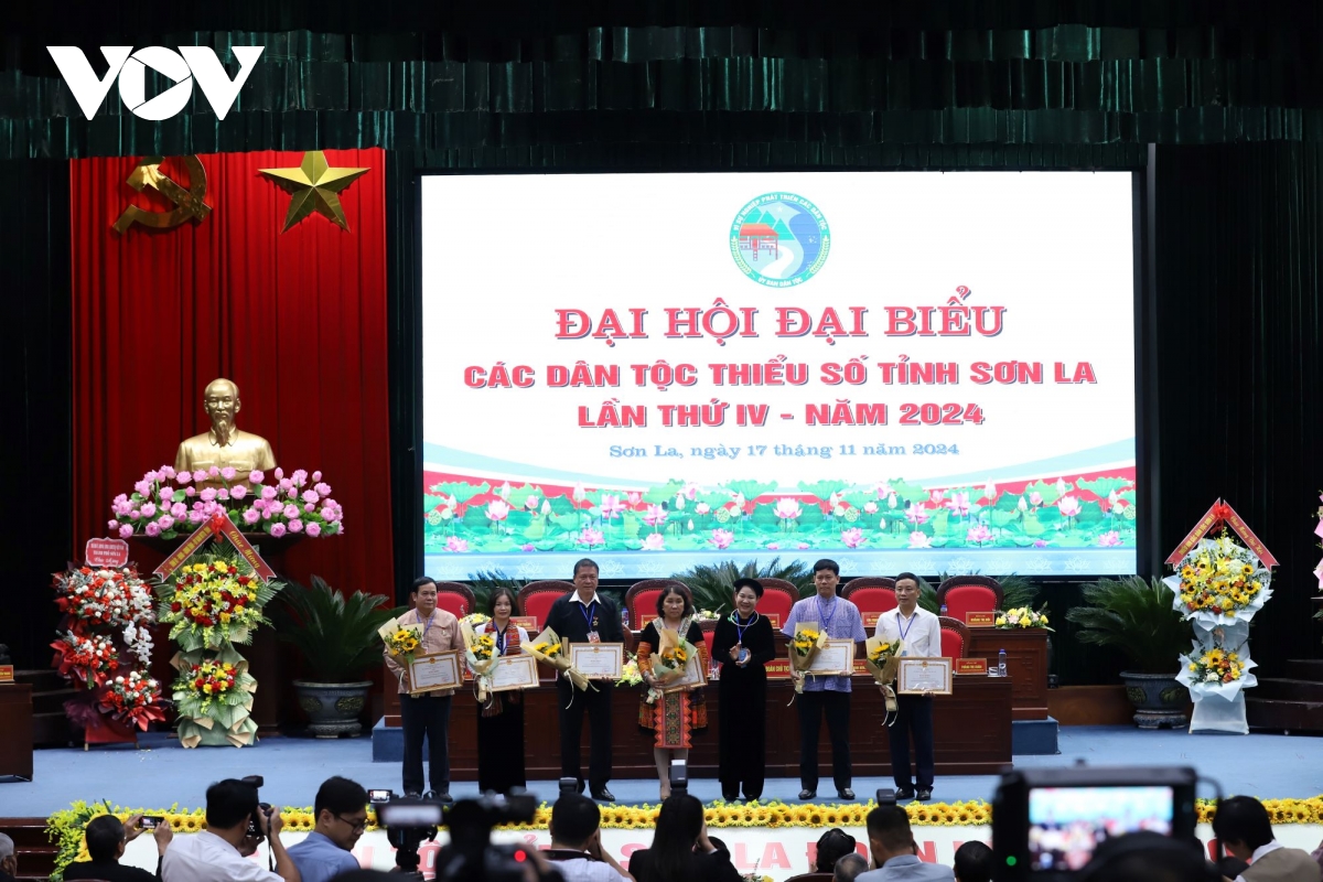 gan 250 dai bieu tham du Dai hoi cac dan toc thieu so son la hinh anh 4