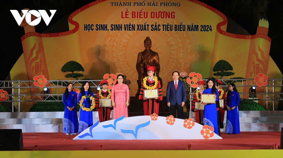 hai phong chi gan 1,4 ty dong khen thuong hoc sinh, sinh vien tieu bieu nam 2024 hinh anh 1