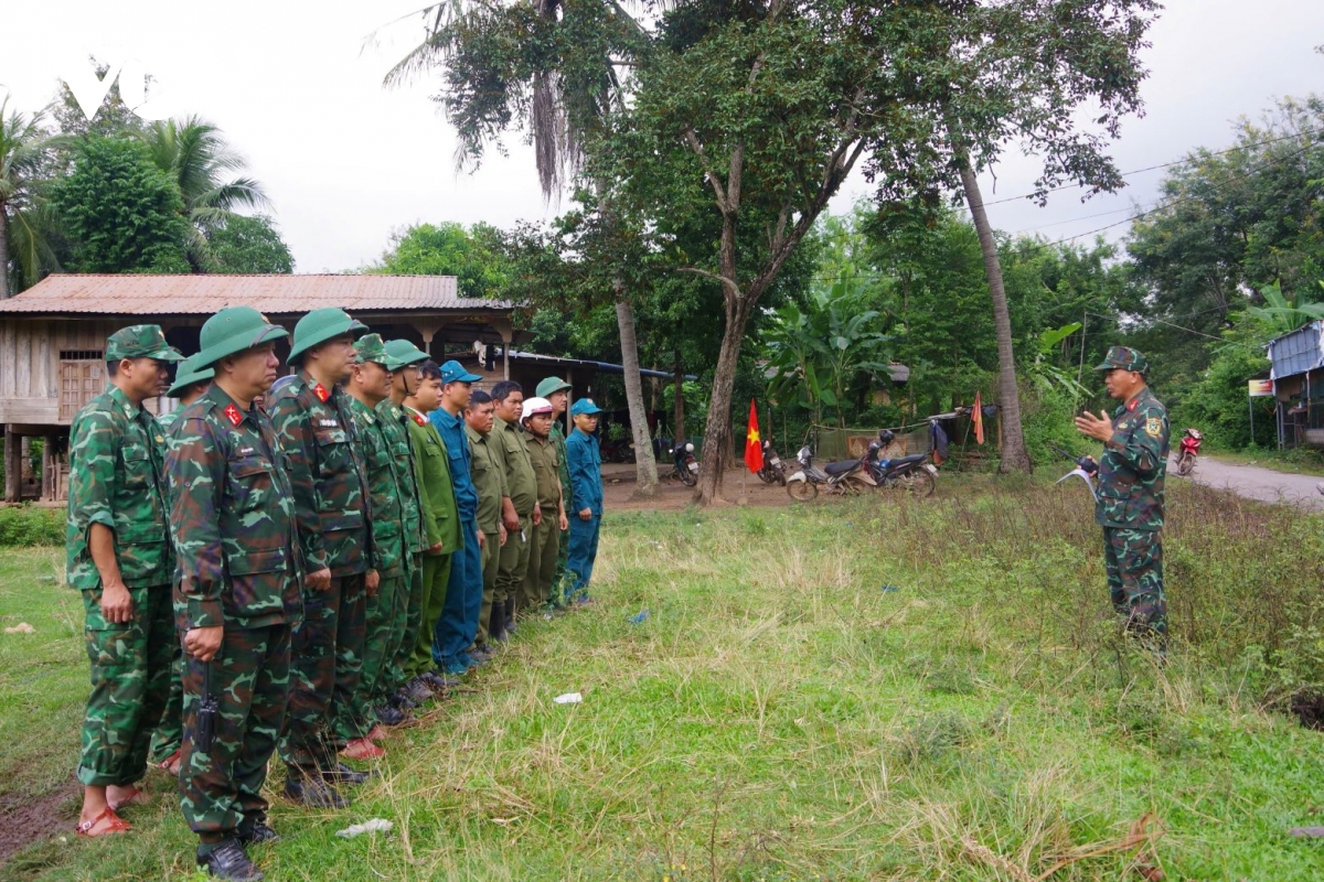 quang tri tieu huy qua bom nang 250kg o khu vuc bien gioi hinh anh 2