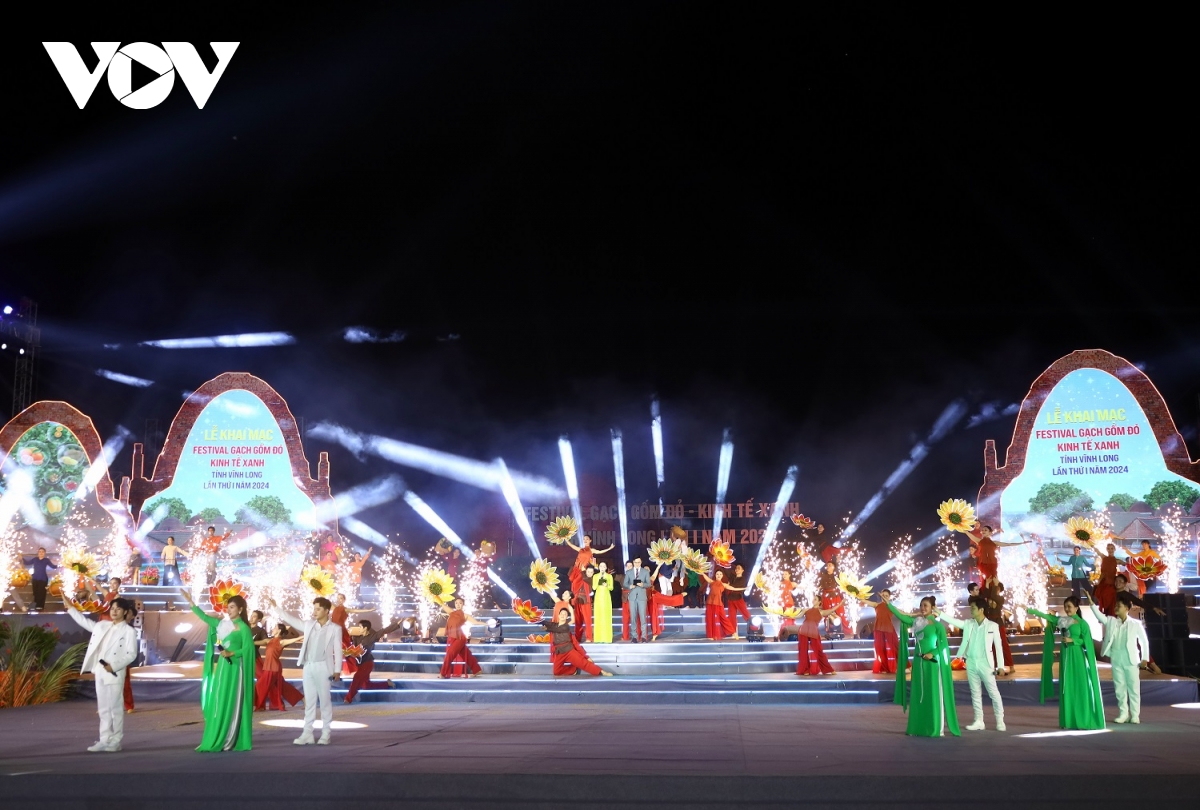 Vĩnh Long chính thức khai mạc “Festival gạch gốm đỏ - Kinh tế xanh lần I”