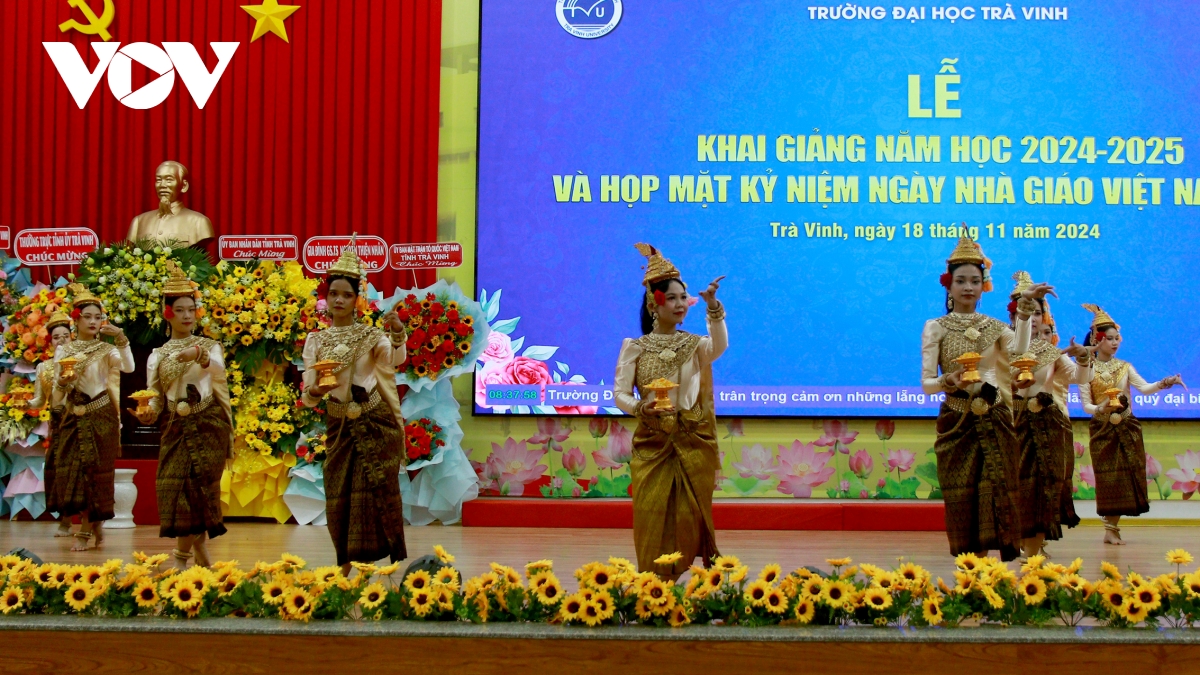 trường Đại học trà vinh trao học bổng hơn 3,5 tỷ đồng dịp khai giảng khóa mới hình ảnh 1 truong Dai hoc tra vinh trao hoc bong hon 3,5 ty dong dip khai giang khoa moi hinh anh 1