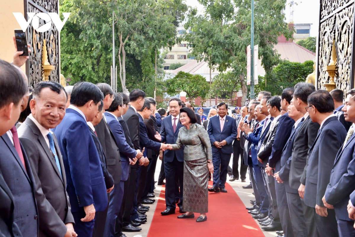 le don trong the chu tich quoc hoi tran thanh man tham chinh thuc campuchia hinh anh 3