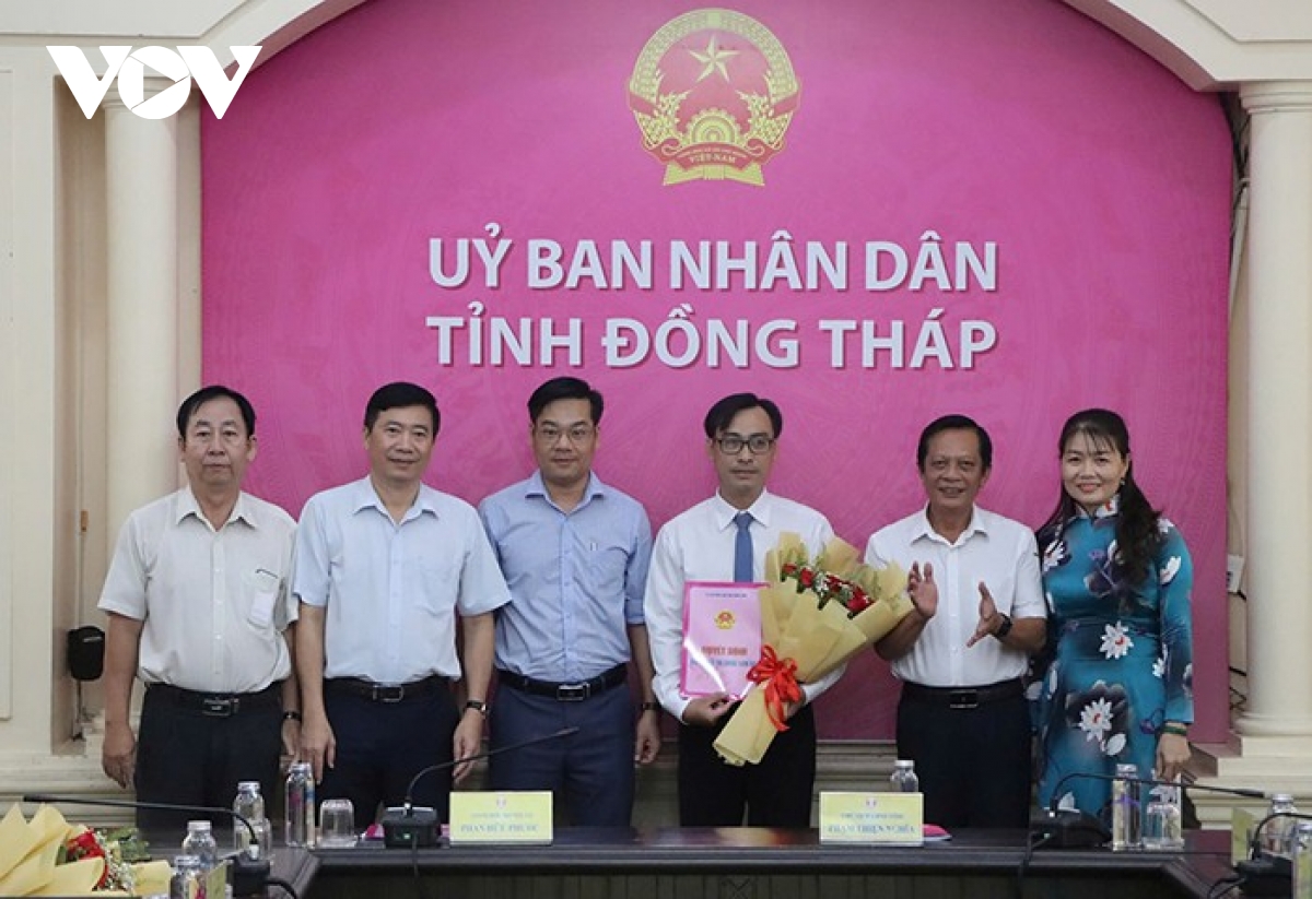 giám đốc sở ngoại vụ Đồng tháp xin thôi việc theo nguyện vọng cá nhân hình ảnh 3 giam doc so ngoai vu Dong thap xin thoi viec theo nguyen vong ca nhan hinh anh 3