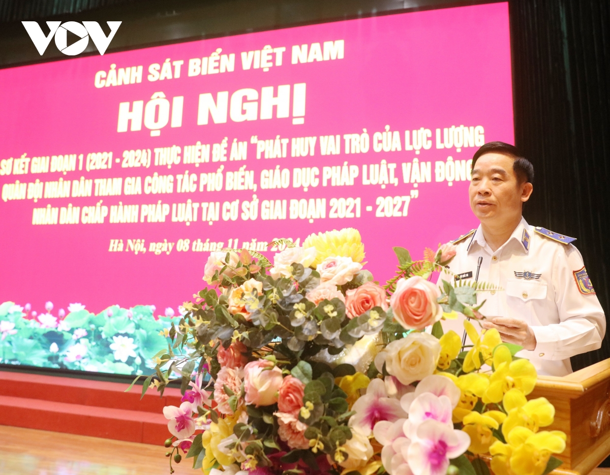 cảnh sát biển tập trung tuyên truyền giáo dục phổ biển pháp luật cho nhân dân hình ảnh 2 canh sat bien tap trung tuyen truyen giao duc pho bien phap luat cho nhan dan hinh anh 2