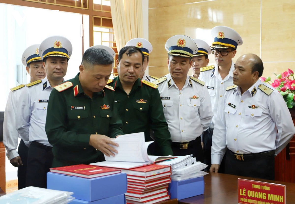 Đoàn công tác tổng cục chính trị làm việc tại vùng 3 hải quân hình ảnh 1 Doan cong tac tong cuc chinh tri lam viec tai vung 3 hai quan hinh anh 1