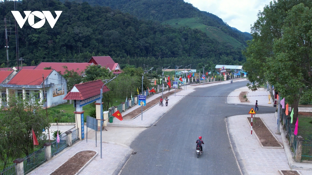 thầy cô giáo vùng sâu nỗ lực bám trường hình ảnh 1 thay co giao vung sau no luc bam truong hinh anh 1