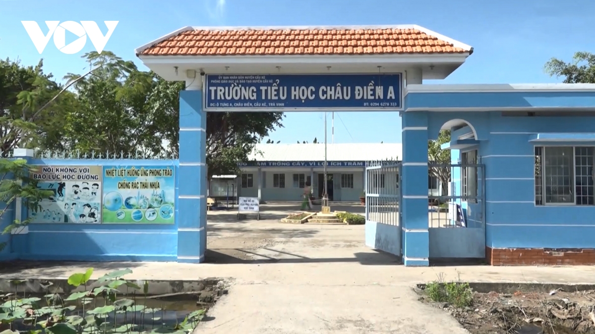 cô giáo vùng quê tâm huyết, hết lòng vì học sinh con em dân tộc khmer hình ảnh 2 co giao vung que tam huyet, het long vi hoc sinh con em dan toc khmer hinh anh 2
