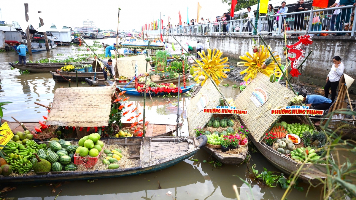 nhộn nhịp chợ nổi cái răng mùa lễ hội hình ảnh 8 nhon nhip cho noi cai rang mua le hoi hinh anh 8