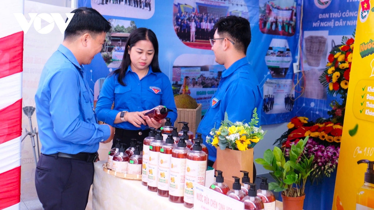 nhộn nhịp chợ nổi cái răng mùa lễ hội hình ảnh 7 nhon nhip cho noi cai rang mua le hoi hinh anh 7
