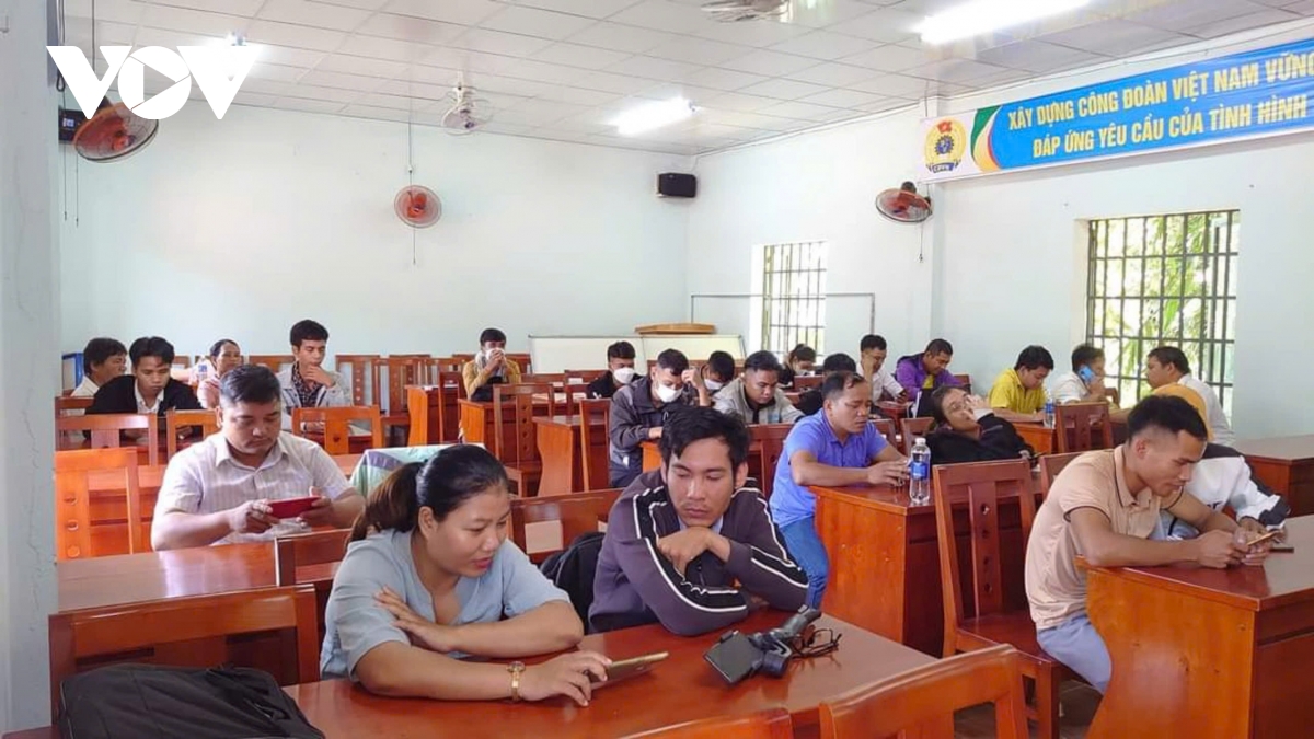 tạo cơ hội cho đồng bào dân tộc thiểu số đi xuất khẩu lao động hình ảnh 4 tao co hoi cho dong bao dan toc thieu so di xuat khau lao dong hinh anh 4