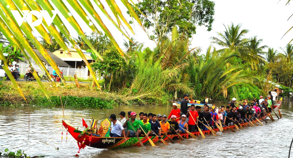 ron rang phum soc chuan bi cho hoi dua ghe ngo cua dong bao khmer hinh anh 3