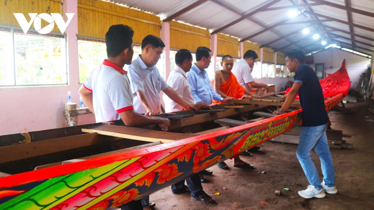 ron rang phum soc chuan bi cho hoi dua ghe ngo cua dong bao khmer hinh anh 1