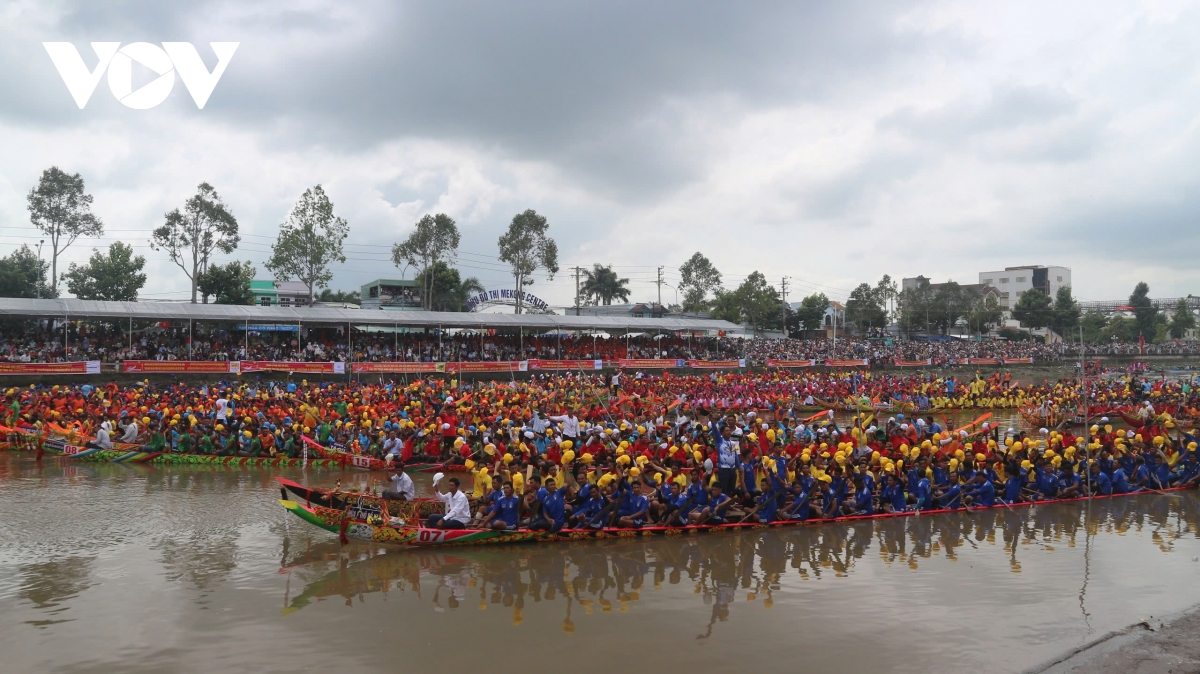 ron rang phum soc chuan bi cho hoi dua ghe ngo cua dong bao khmer hinh anh 4