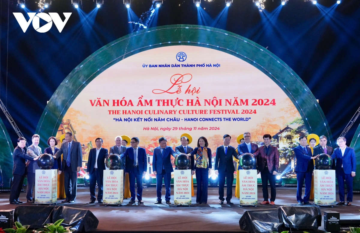 hon 80 gian hang tham gia le hoi van hoa am thuc ha noi nam 2024 hinh anh 1