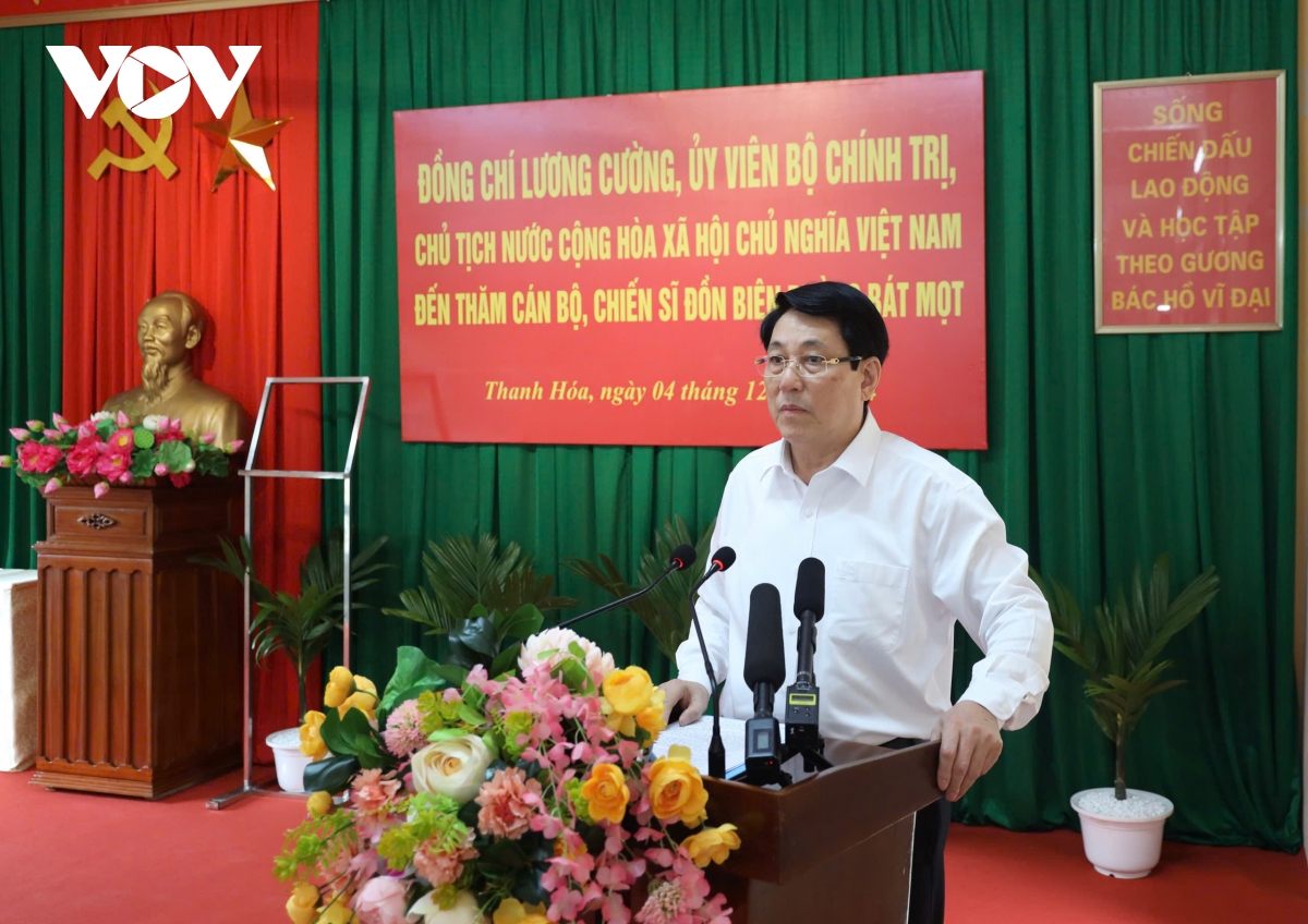 Chủ tịch nước Lương Cường thăm cán bộ, chiến sỹ đồn biên phòng Bát Mọt
