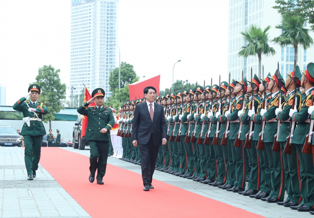 chủ tịch nước trao danh hiệu ahllvtnd cho viện hàng không vũ trụ viettel hình ảnh 1 chu tich nuoc trao danh hieu ahllvtnd cho vien hang khong vu tru viettel hinh anh 1