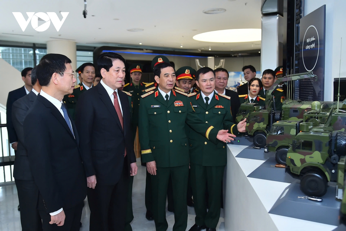 chủ tịch nước trao danh hiệu ahllvtnd cho viện hàng không vũ trụ viettel hình ảnh 5 chu tich nuoc trao danh hieu ahllvtnd cho vien hang khong vu tru viettel hinh anh 5