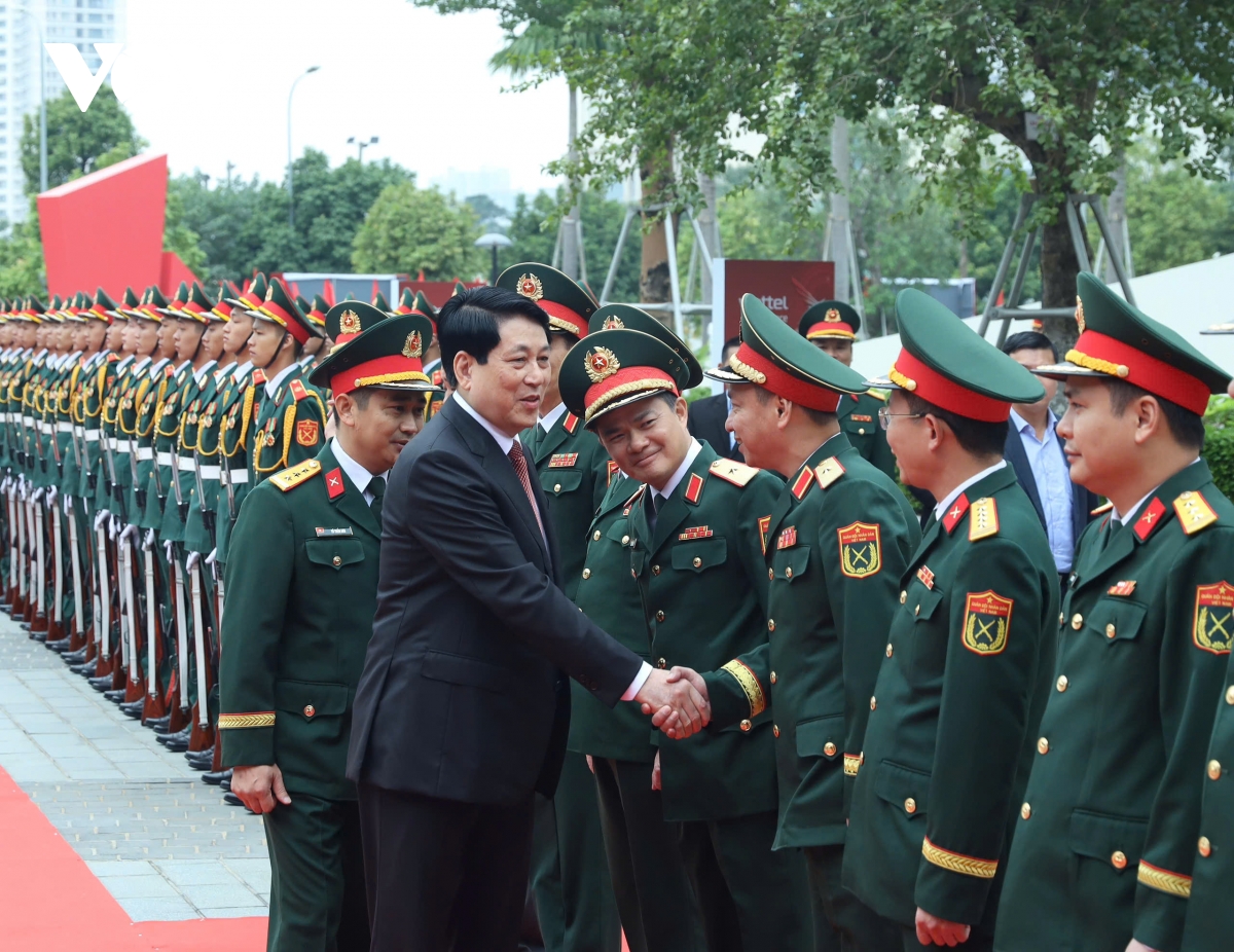 chủ tịch nước trao danh hiệu ahllvtnd cho viện hàng không vũ trụ viettel hình ảnh 2 chu tich nuoc trao danh hieu ahllvtnd cho vien hang khong vu tru viettel hinh anh 2