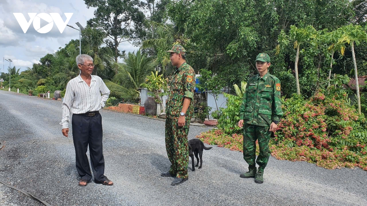 bo doi bien phong giup dan vuot kho, xay bien cuong vung manh hinh anh 3