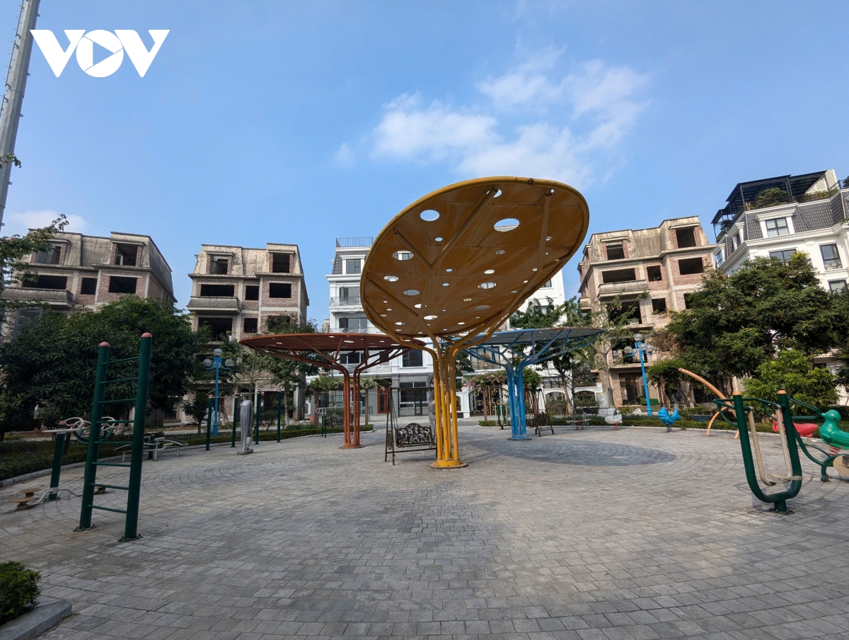 cận cảnh khu đô thị có hàng trăm biệt thự triệu đô bị bỏ hoang ở hà nội hình ảnh 11 can canh khu do thi co hang tram biet thu trieu do bi bo hoang o ha noi hinh anh 11