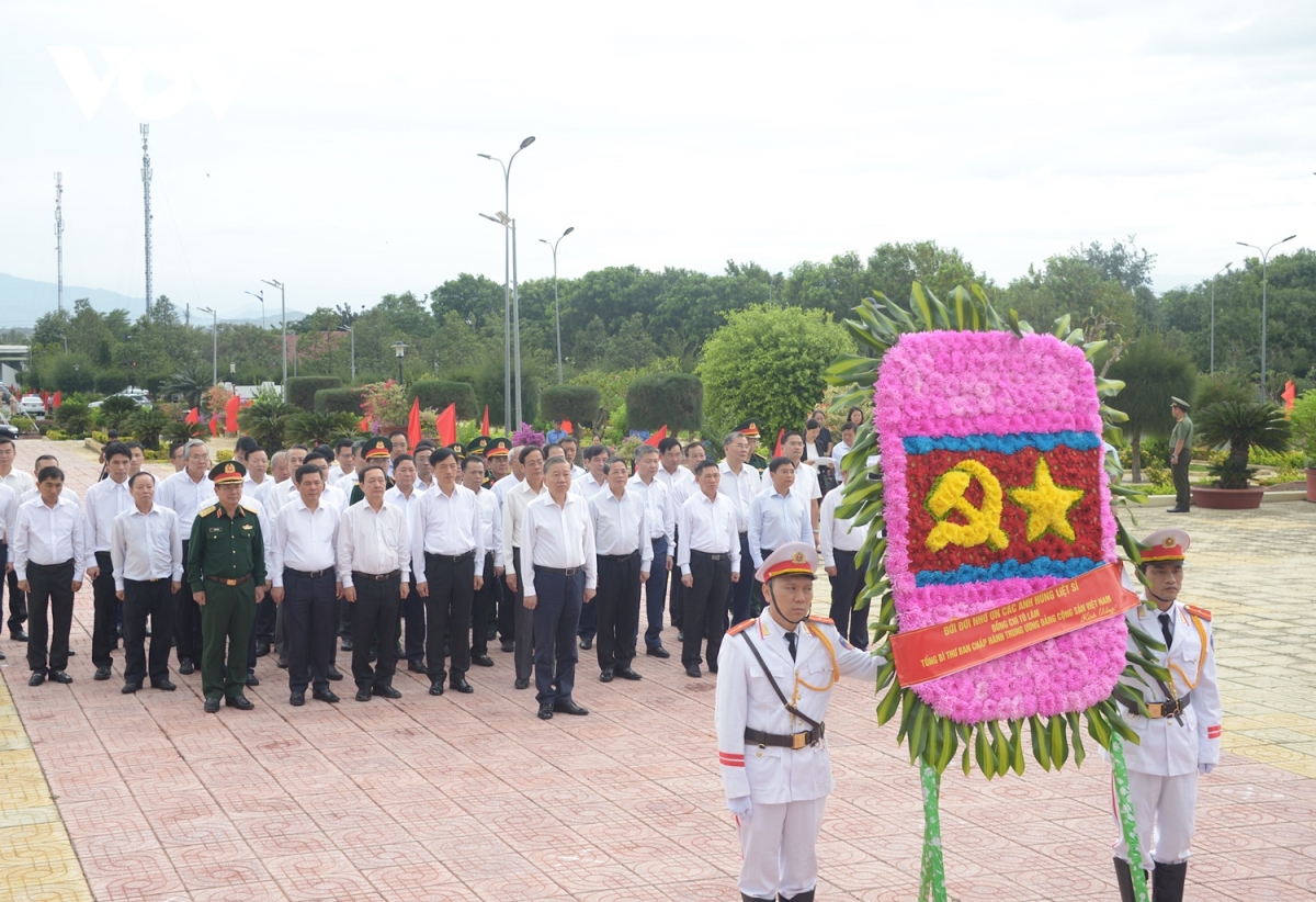 tong bi thu to lam chu tri buoi lam viec voi tinh ninh thuan hinh anh 1