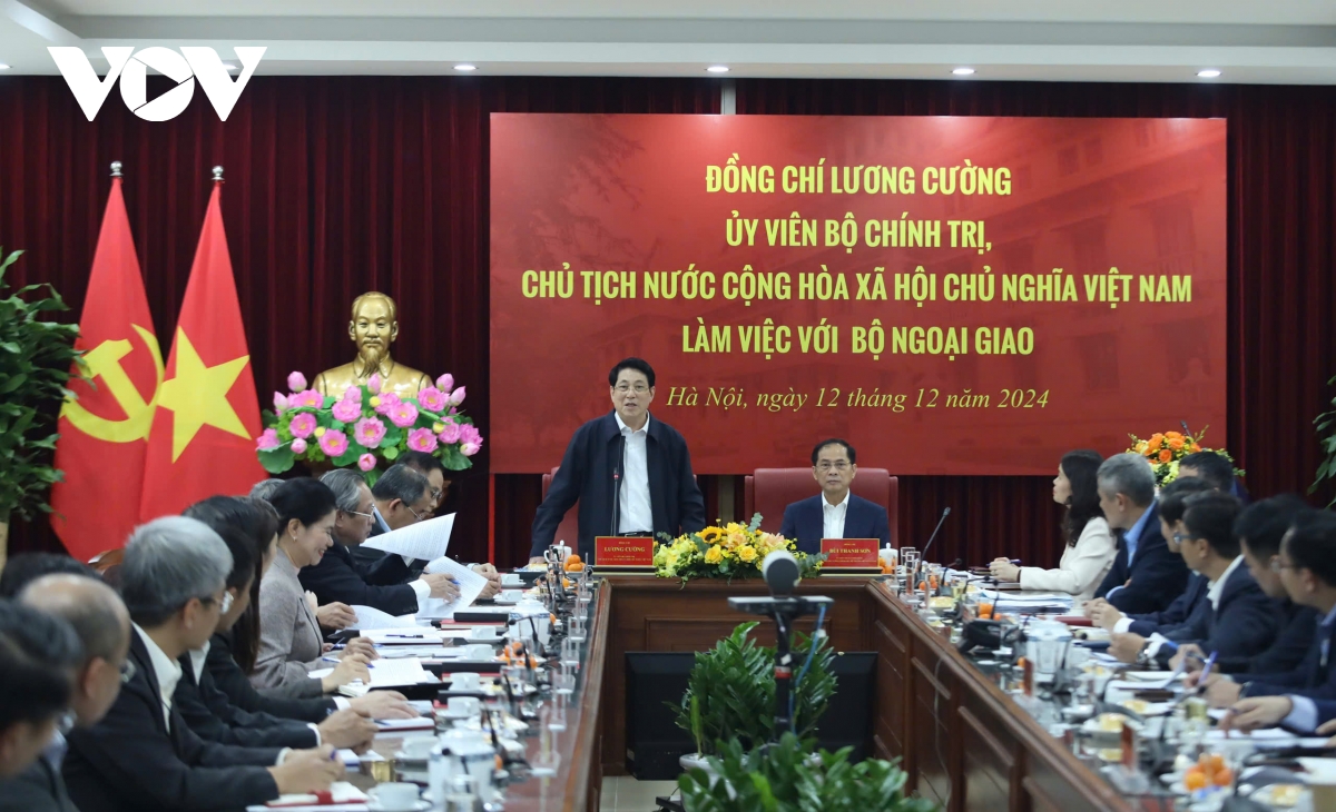 chủ tịch nước lương cường thăm và làm việc với bộ ngoại giao hình ảnh 1 chu tich nuoc luong cuong tham va lam viec voi bo ngoai giao hinh anh 1