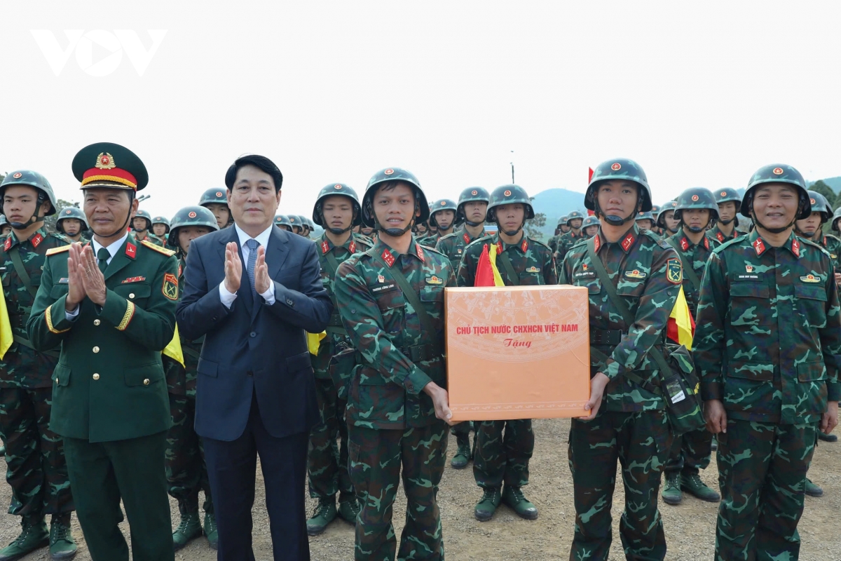 chủ tịch nước làm việc với đơn vị quân đội đầu tiên thực hiện tinh, gọn, mạnh hình ảnh 8 chu tich nuoc lam viec voi don vi quan doi dau tien thuc hien tinh, gon, manh hinh anh 8
