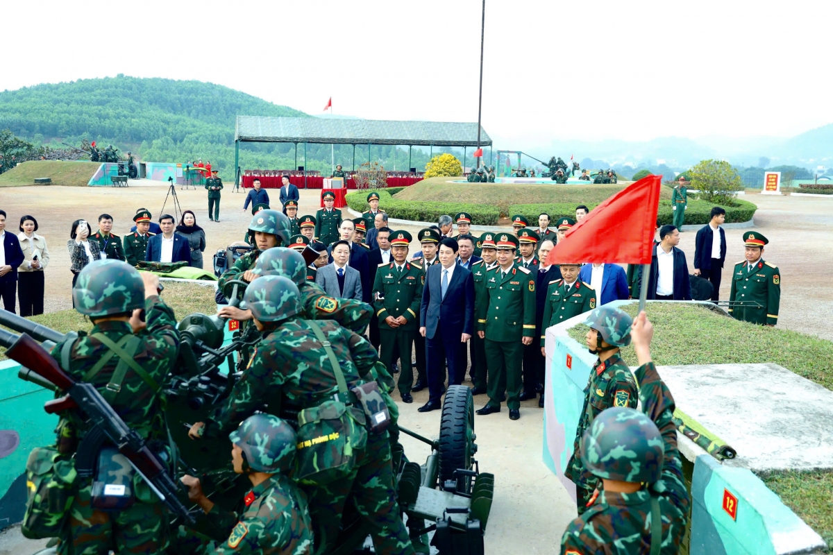 chủ tịch nước làm việc với đơn vị quân đội đầu tiên thực hiện tinh, gọn, mạnh hình ảnh 7 chu tich nuoc lam viec voi don vi quan doi dau tien thuc hien tinh, gon, manh hinh anh 7