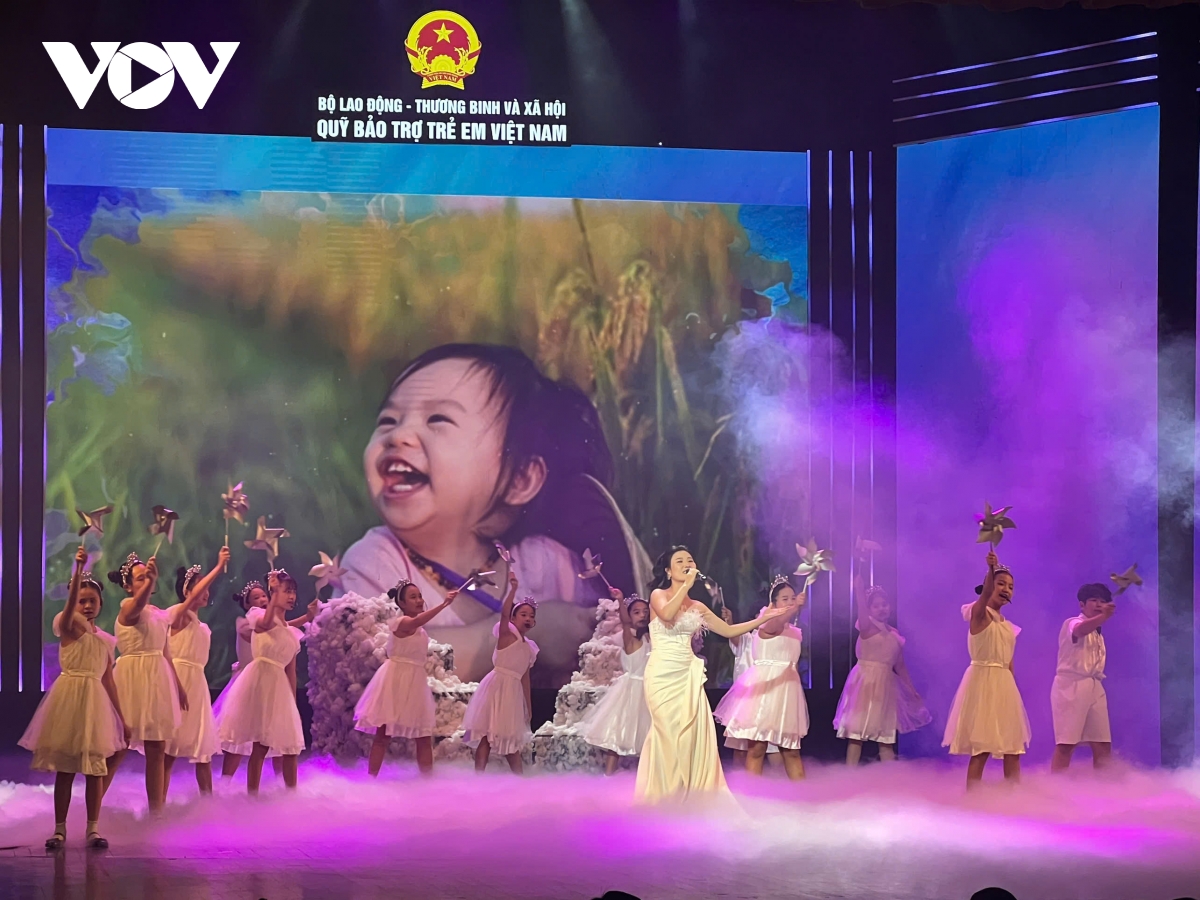 phó chủ tịch nước võ thị Ánh xuân dự chương trình mùa xuân cho em lần thứ 18 hình ảnh 2 pho chu tich nuoc vo thi Anh xuan du chuong trinh mua xuan cho em lan thu 18 hinh anh 2
