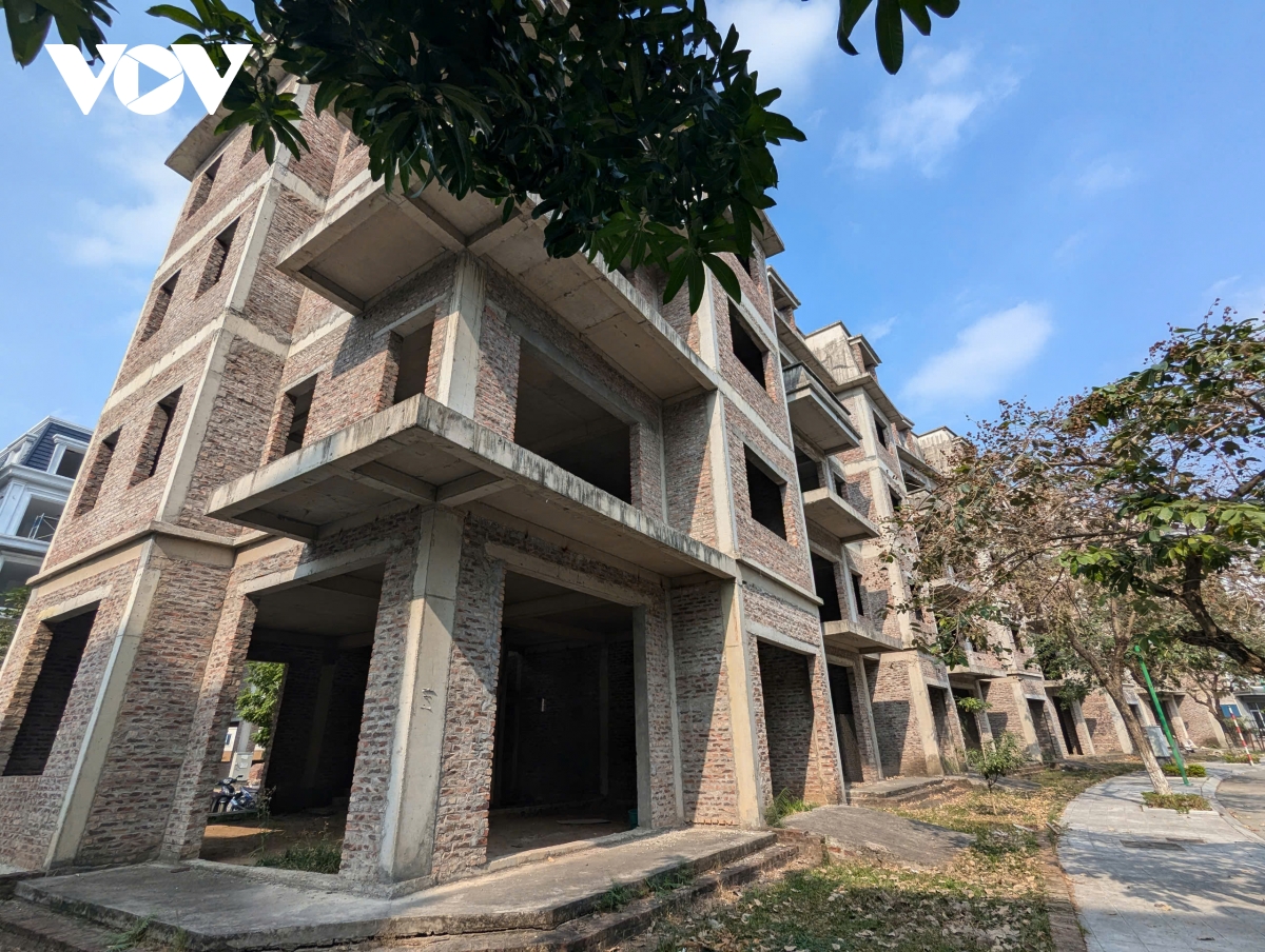 cận cảnh khu đô thị có hàng trăm biệt thự triệu đô bị bỏ hoang ở hà nội hình ảnh 1 can canh khu do thi co hang tram biet thu trieu do bi bo hoang o ha noi hinh anh 1