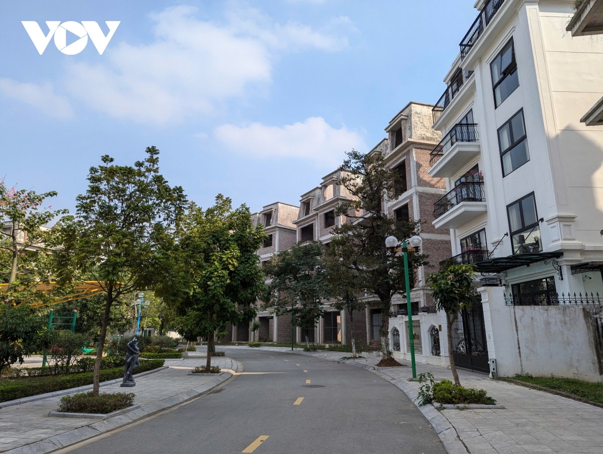cận cảnh khu đô thị có hàng trăm biệt thự triệu đô bị bỏ hoang ở hà nội hình ảnh 2 can canh khu do thi co hang tram biet thu trieu do bi bo hoang o ha noi hinh anh 2