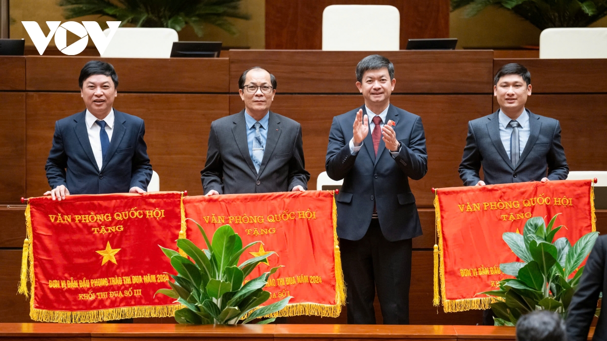 chu tich quoc hoi tran thanh man khan truong hoan thanh cac cong viec sap xep, tinh gon hinh anh 2
