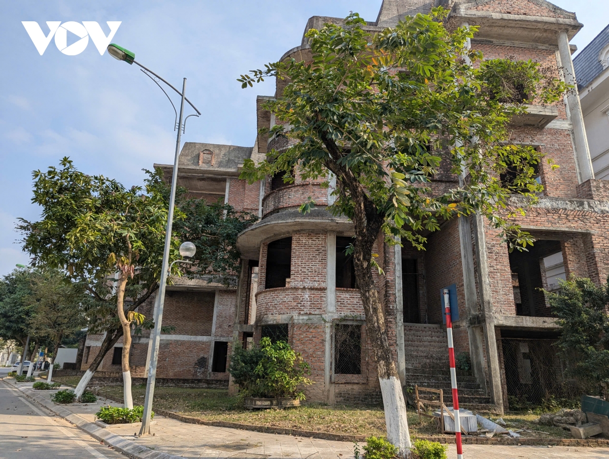 cận cảnh khu đô thị có hàng trăm biệt thự triệu đô bị bỏ hoang ở hà nội hình ảnh 3 can canh khu do thi co hang tram biet thu trieu do bi bo hoang o ha noi hinh anh 3