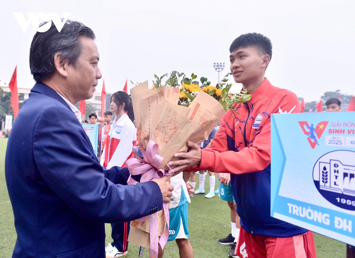 khai mac vong loai tnsv thaco cup 2025 phia bac chu nha Dh thuy loi thang tung bung hinh anh 4