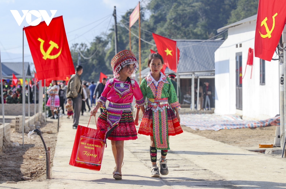 ban giao nha cho dong bao bi thiet hai do lu quet o muong pon, Dien bien hinh anh 5