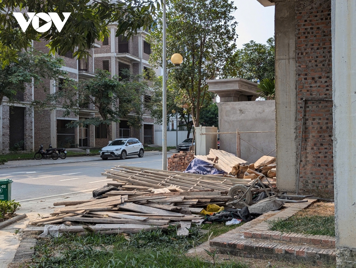 cận cảnh khu đô thị có hàng trăm biệt thự triệu đô bị bỏ hoang ở hà nội hình ảnh 6 can canh khu do thi co hang tram biet thu trieu do bi bo hoang o ha noi hinh anh 6