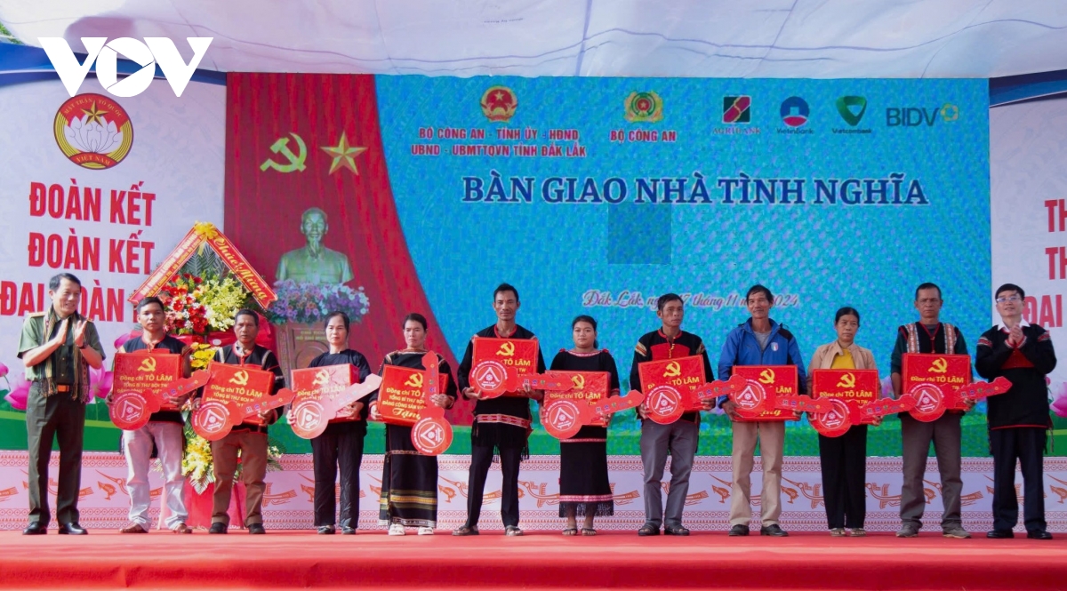 Nghĩa tình, trách nhiệm trong những ngôi nhà Bộ Công an tặng hộ nghèo Đắk Lắk