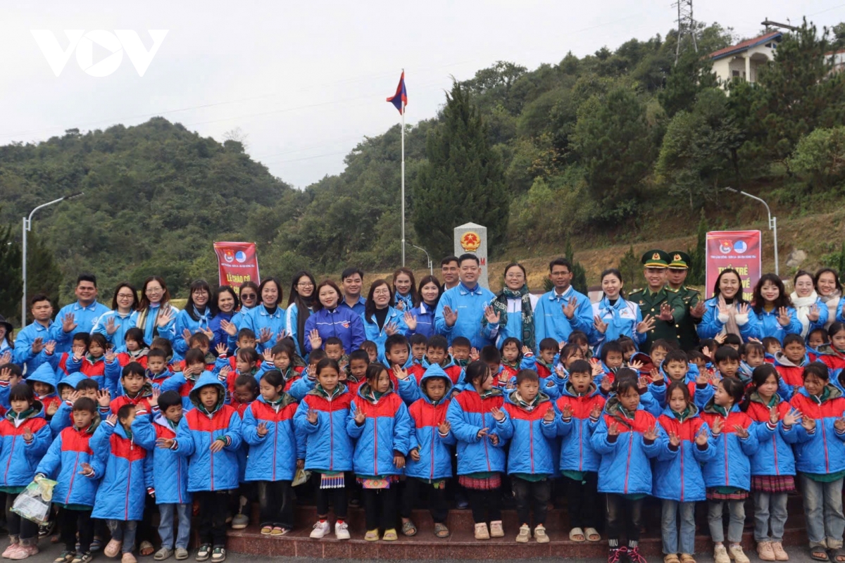 tiết học biên cương trên vùng cao sơn la hình ảnh 4 tiet hoc bien cuong tren vung cao son la hinh anh 4